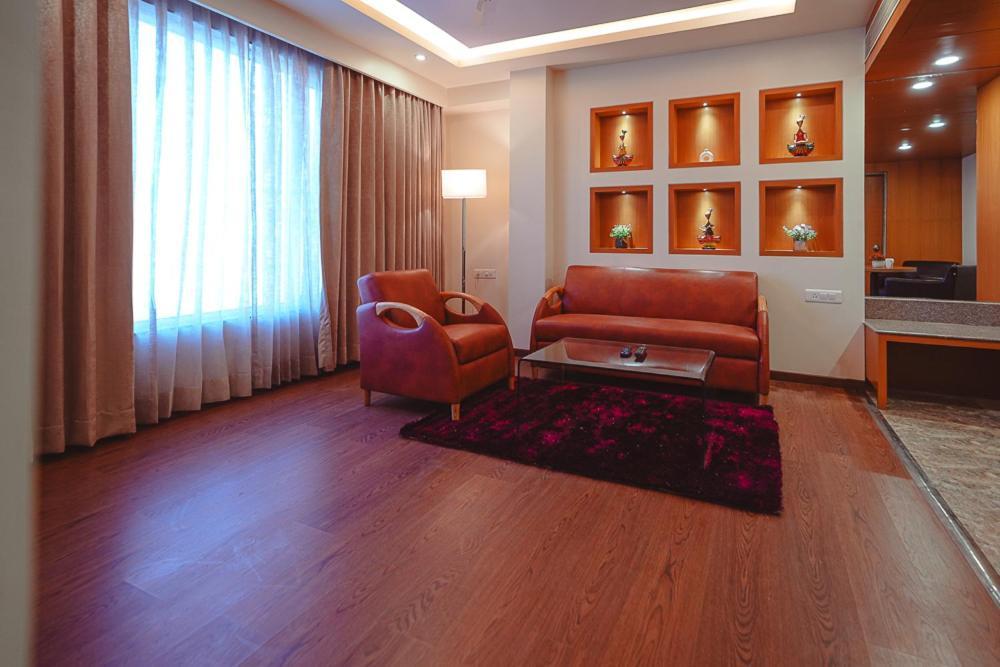Ramee The Srinivas Palace 普杰 外观 照片