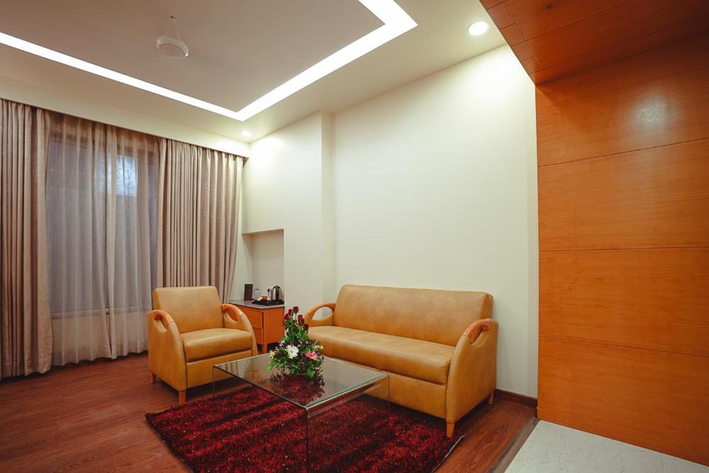 Ramee The Srinivas Palace 普杰 外观 照片