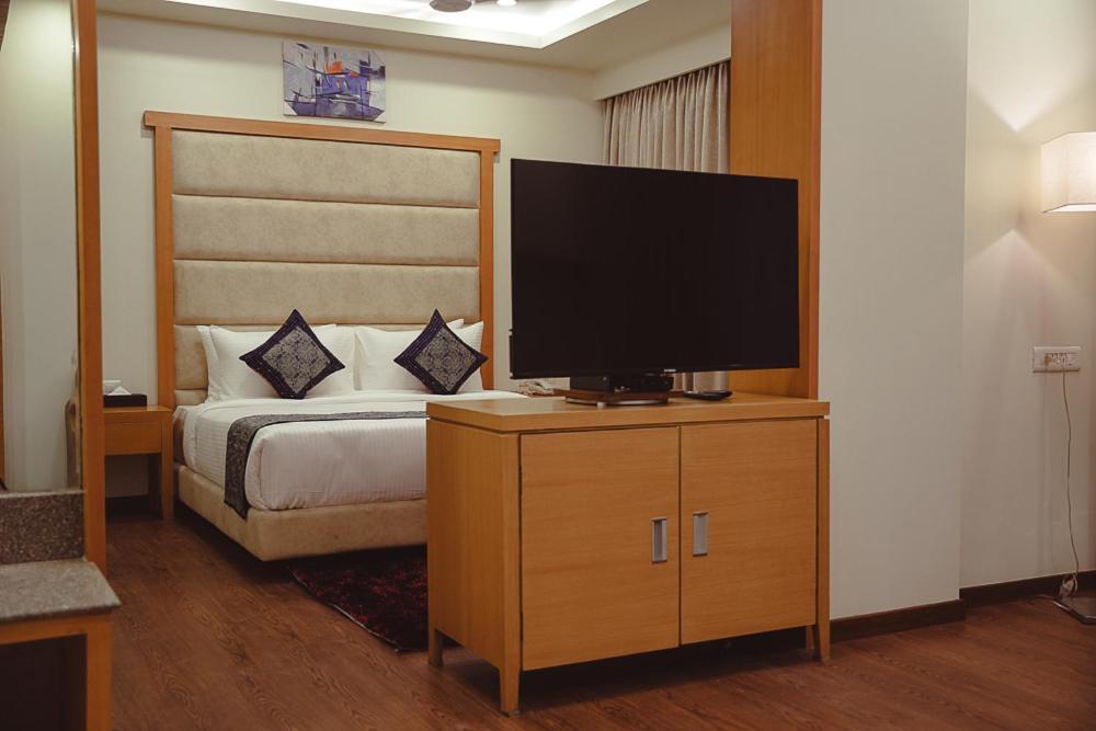 Ramee The Srinivas Palace 普杰 外观 照片