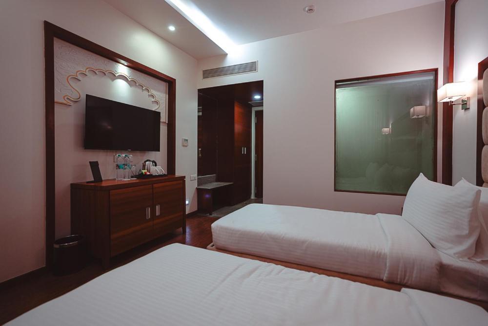 Ramee The Srinivas Palace 普杰 外观 照片