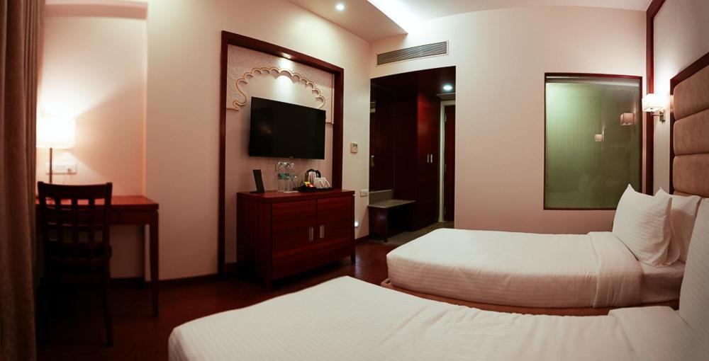 Ramee The Srinivas Palace 普杰 外观 照片